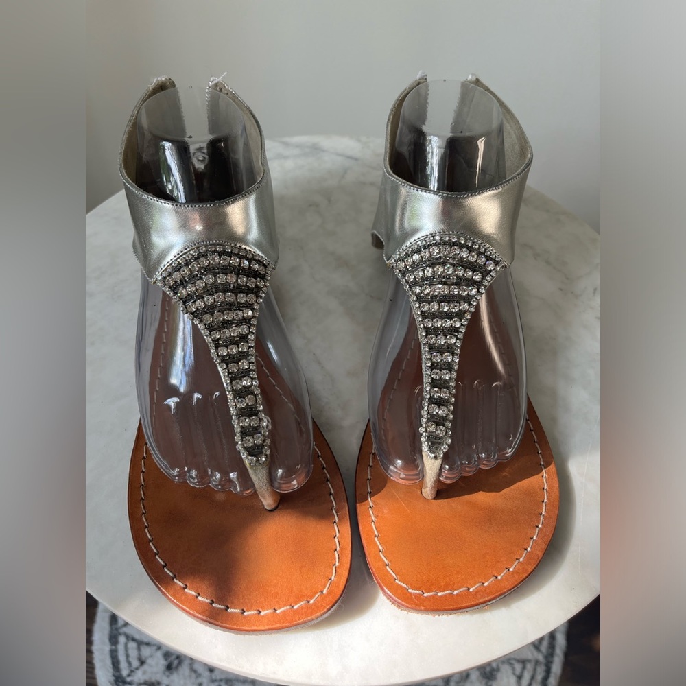 MYSTIQUE Silver Crystal Leather thong Sandals Sz 9